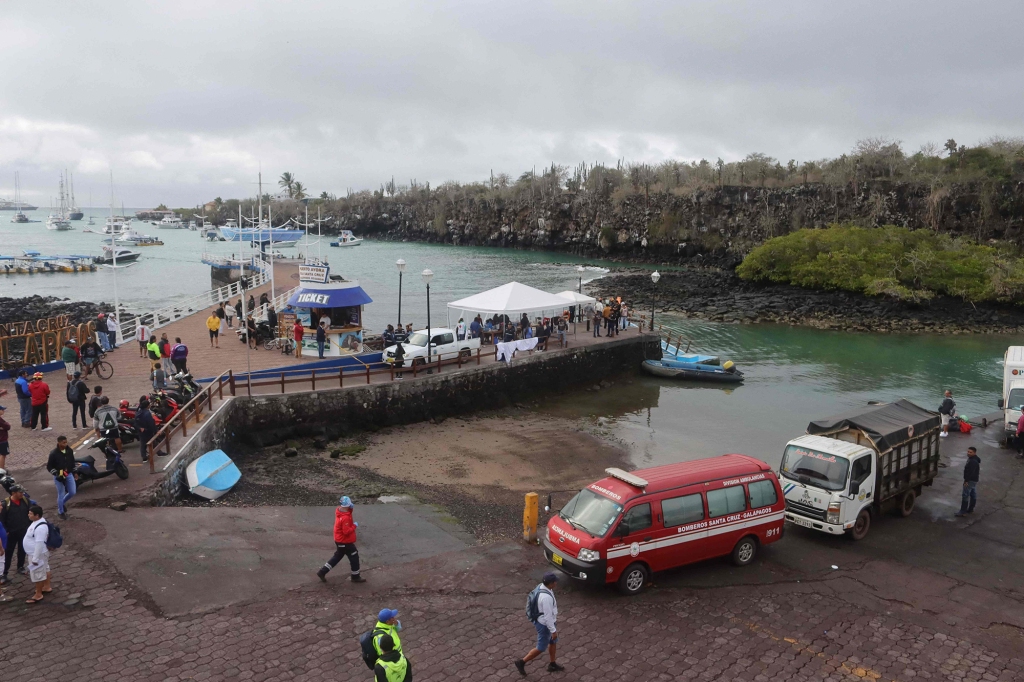 Four people died when the vessel called Angy sank on Sunday while traveling between Isabela Island and the town of Puerto Ayora.