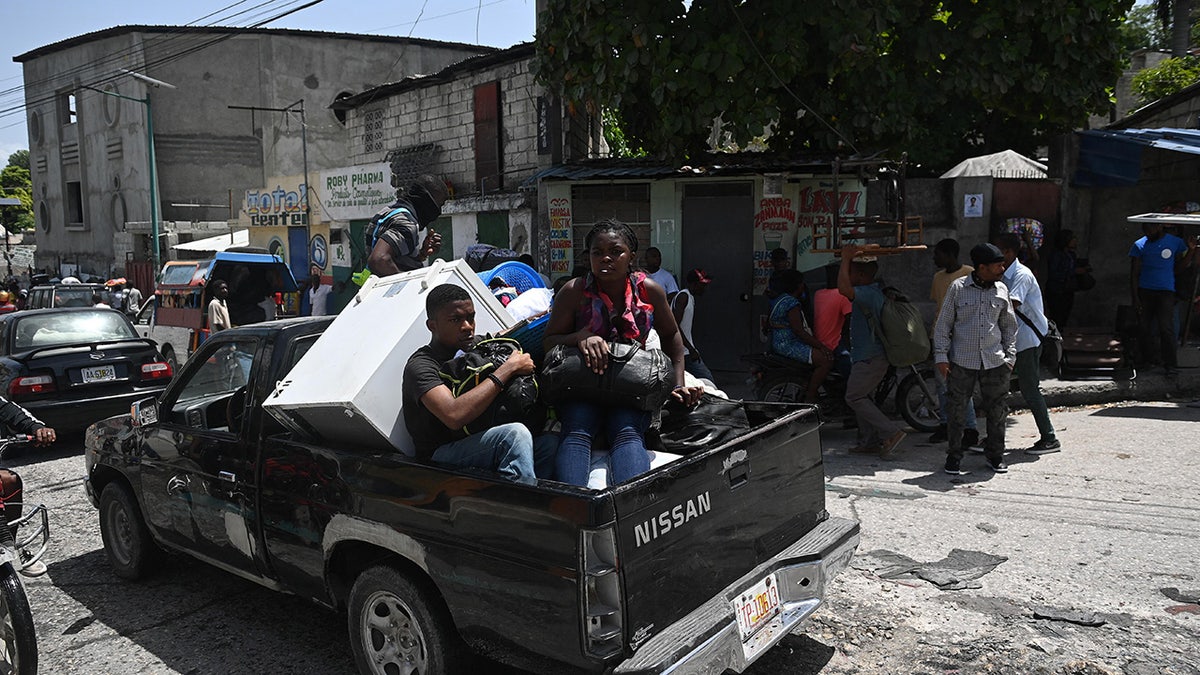 Haitians evacuate gang violence
